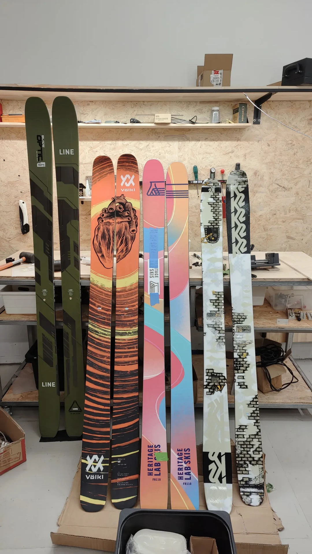 选择最适合你的双板滑雪板：从类型、体型到品牌的全面指南